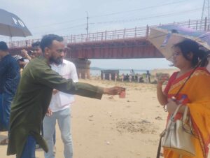 কালুরঘাট ফেরি ঘাটে পথচারীর মাঝে আ'লা হযরত এসোসিয়েশনের "ফ্রি শরবত" বিতরণ
