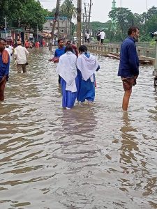 দুই দিন ধরে ভারী বৃষ্টি, চট্টগ্রাম নগরীতে জলাবদ্ধতা