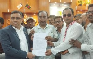 নোয়াখালী বিভাগ বাস্তবায়নে নোয়াখালীর সাংবাদিকদের মানববন্ধন